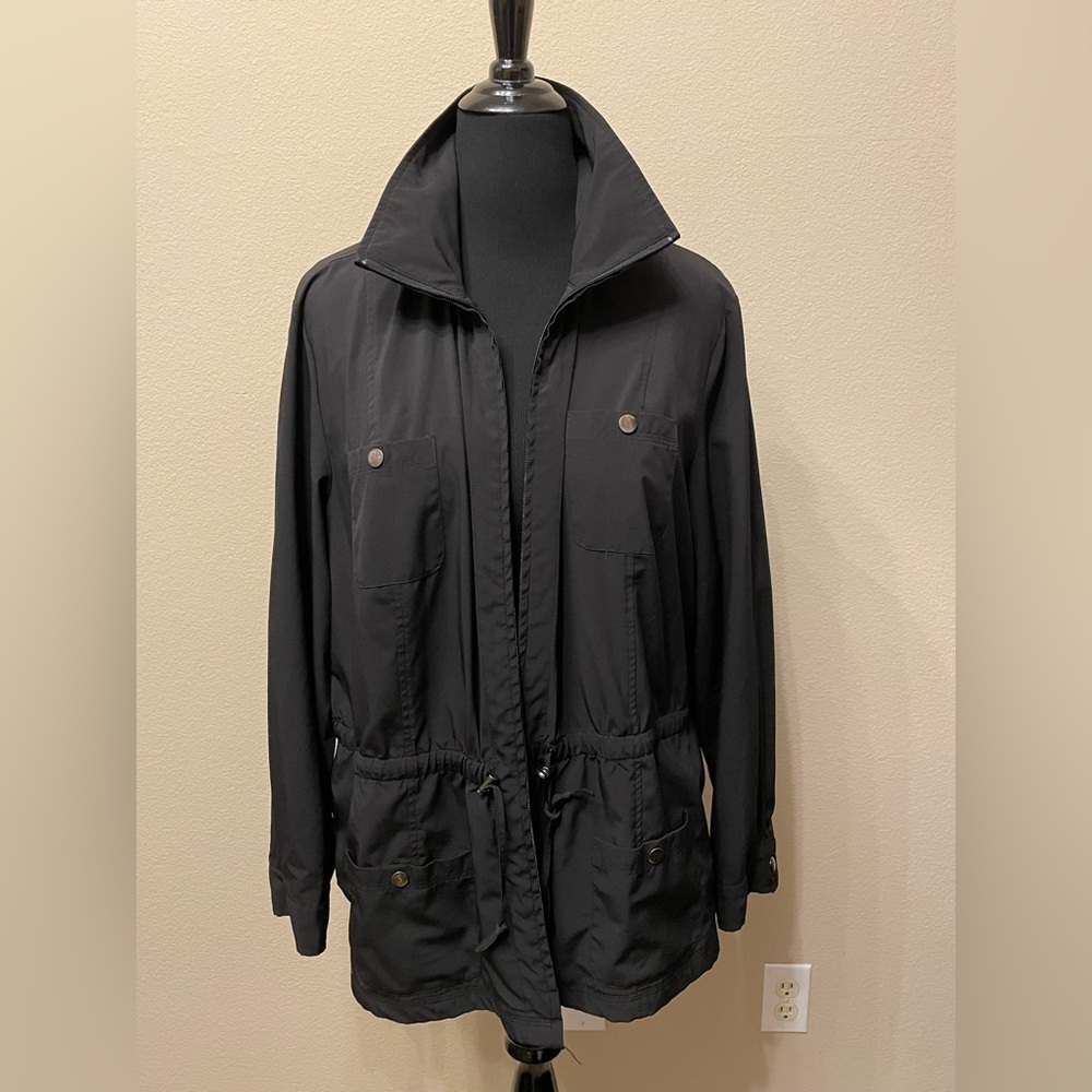 Women’s TravelSmith Black utility jacket drawstring waist lots of pockets Sz 2X
